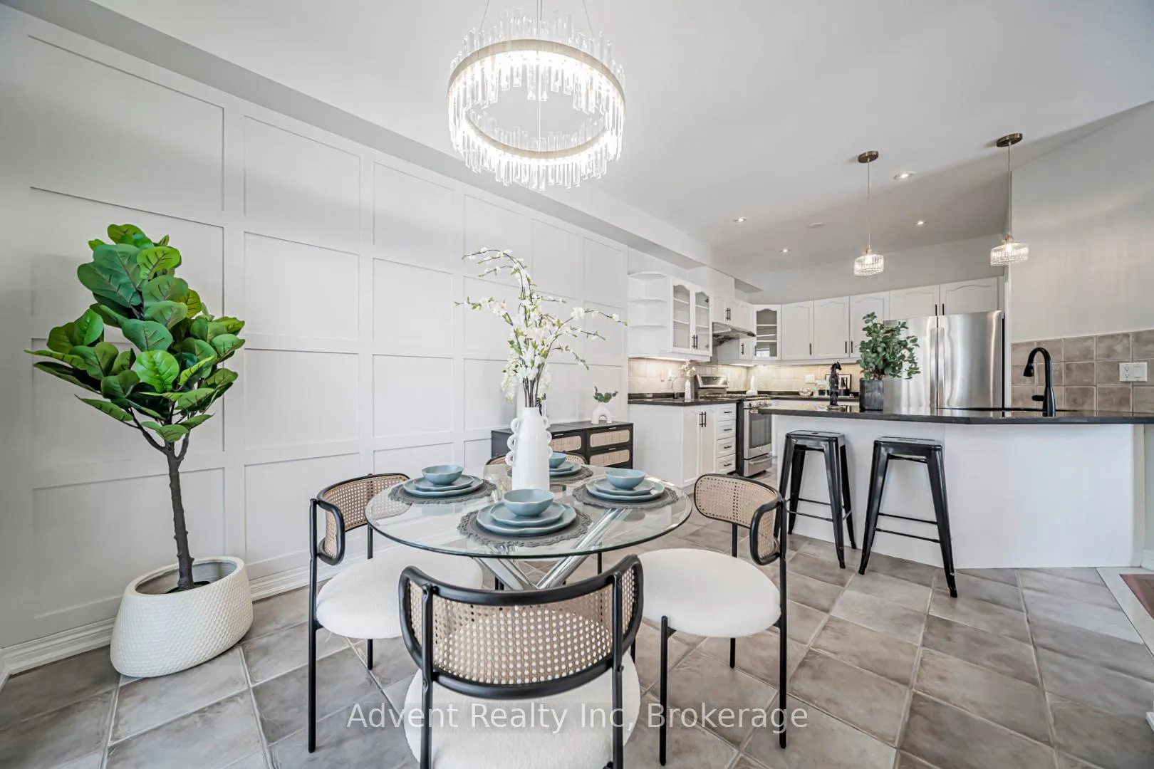 Photo 18 of 2 Albert Baily Way, Markham, Buttonville — HOMEH