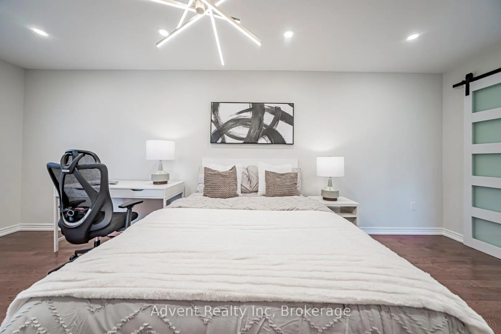 Photo 22 of 2 Albert Baily Way, Markham, Buttonville — HOMEH