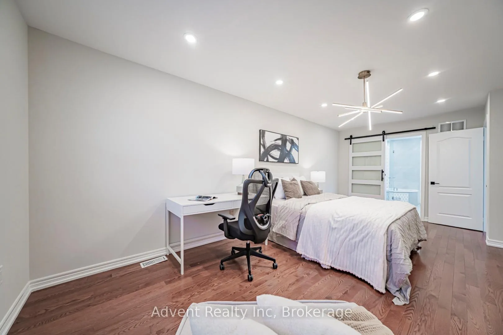 Photo 24 of 2 Albert Baily Way, Markham, Buttonville — HOMEH