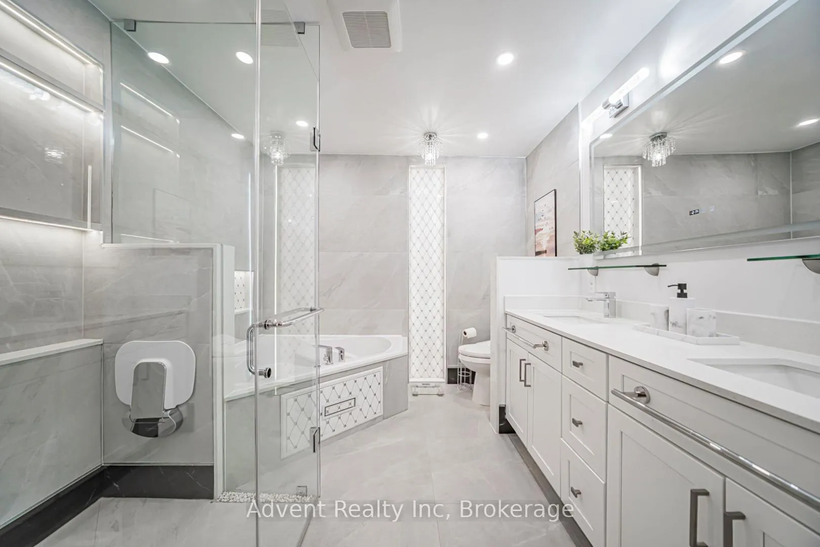 Photo 26 of 2 Albert Baily Way, Markham, Buttonville — HOMEH