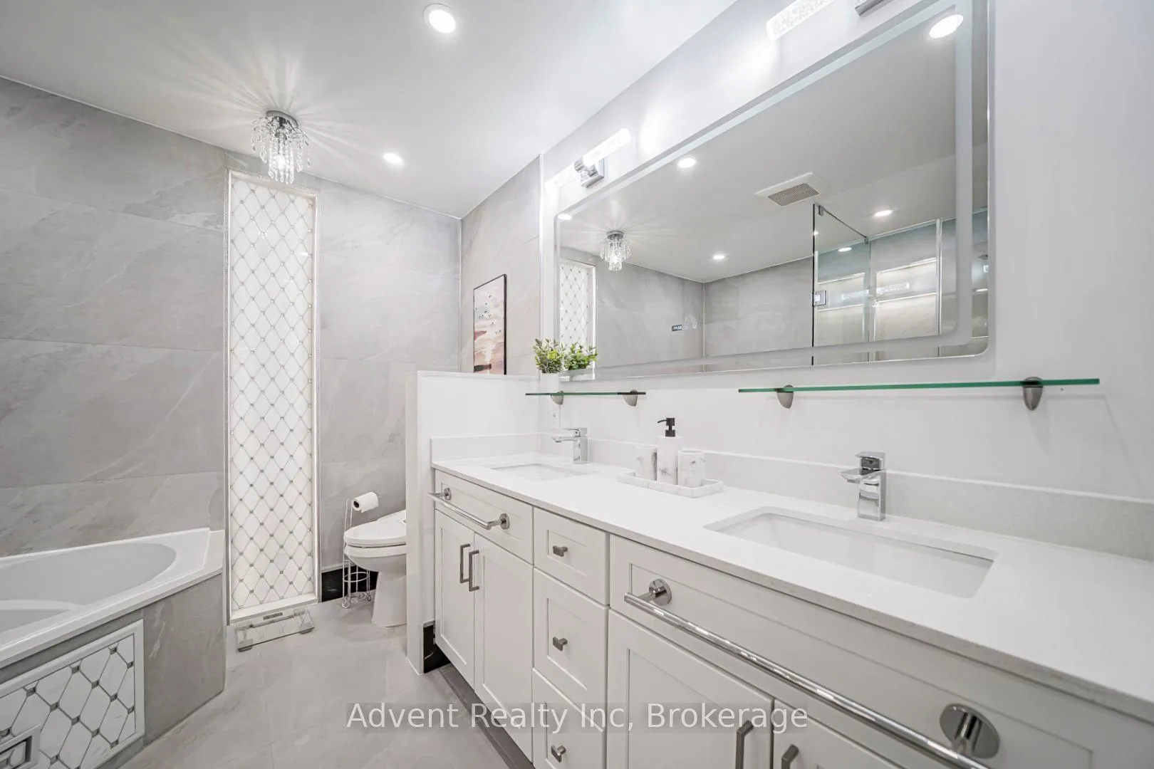 Photo 27 of 2 Albert Baily Way, Markham, Buttonville — HOMEH