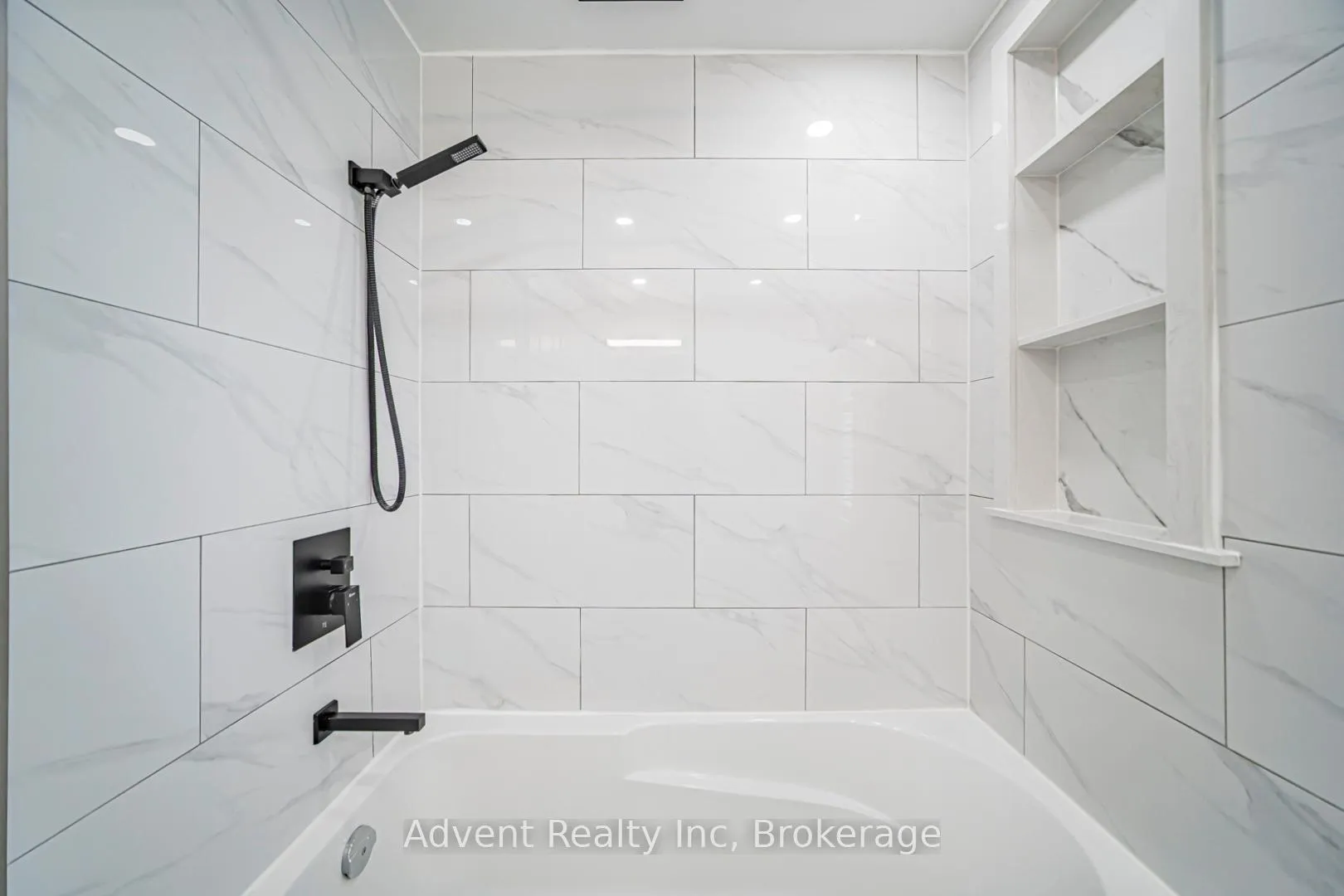 Photo 40 of 2 Albert Baily Way, Markham, Buttonville — HOMEH
