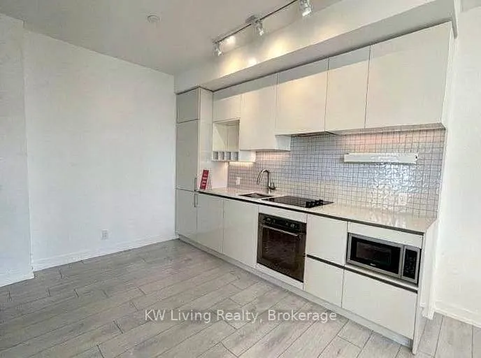 Photo 5 of Unit PH11, 898 Portage Parkway, Vaughan, Vaughan Corporate Centre — HOMEH