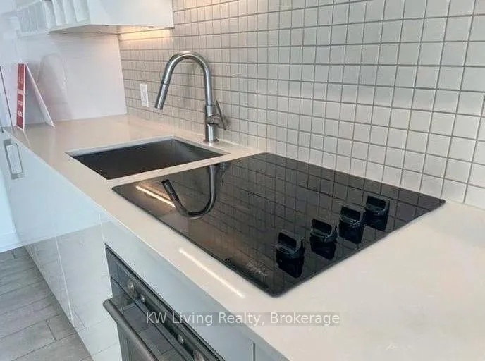 Photo 4 of Unit PH11, 898 Portage Parkway, Vaughan, Vaughan Corporate Centre — HOMEH