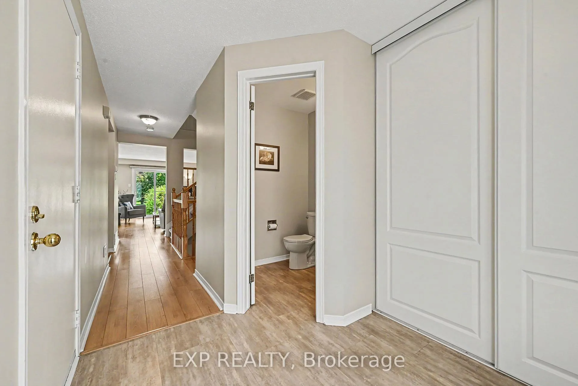 Photo 4 of 1859 Summerfields Crescent, Ottawa, Chapel Hill — HOMEH