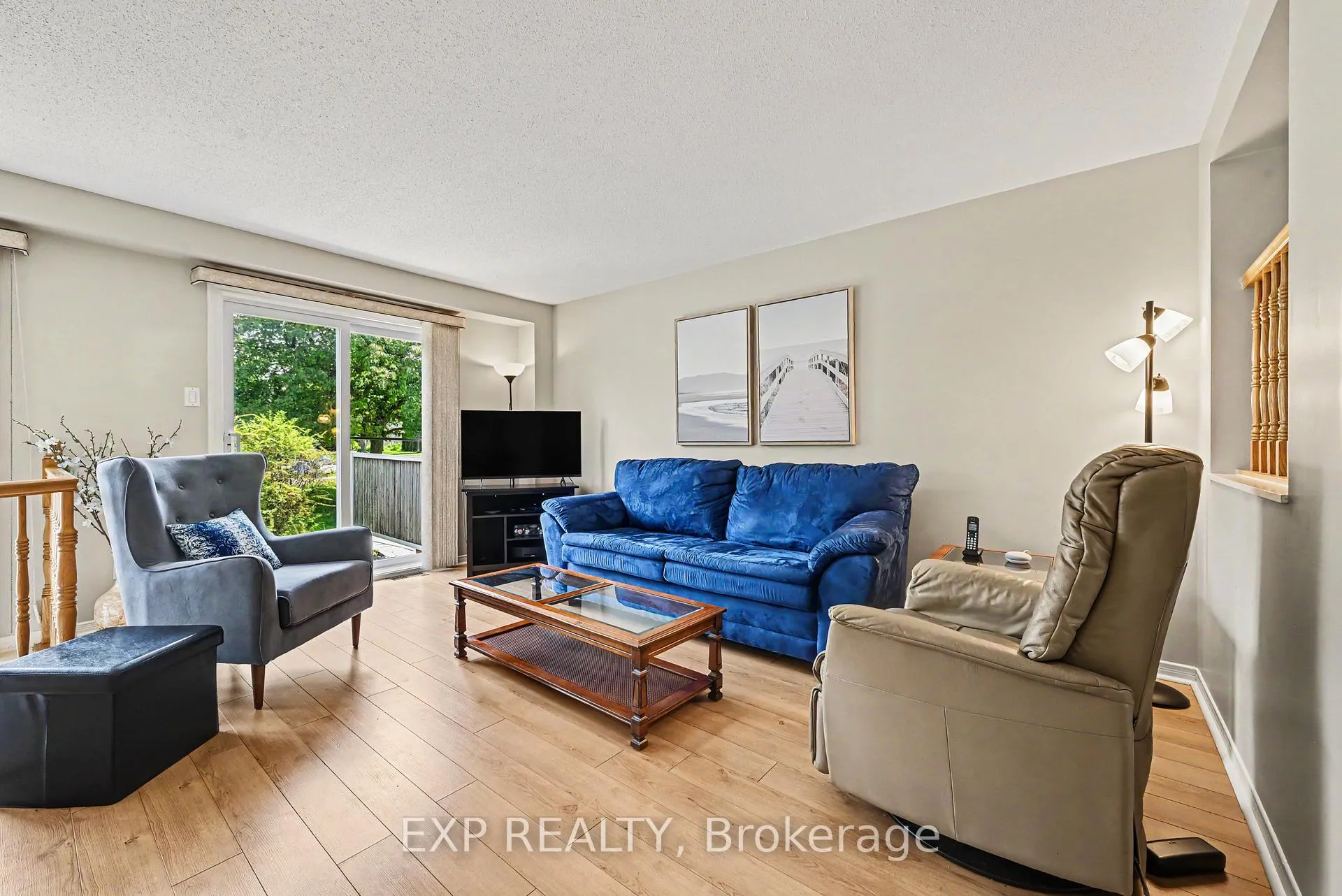 Photo 5 of 1859 Summerfields Crescent, Ottawa, Chapel Hill — HOMEH