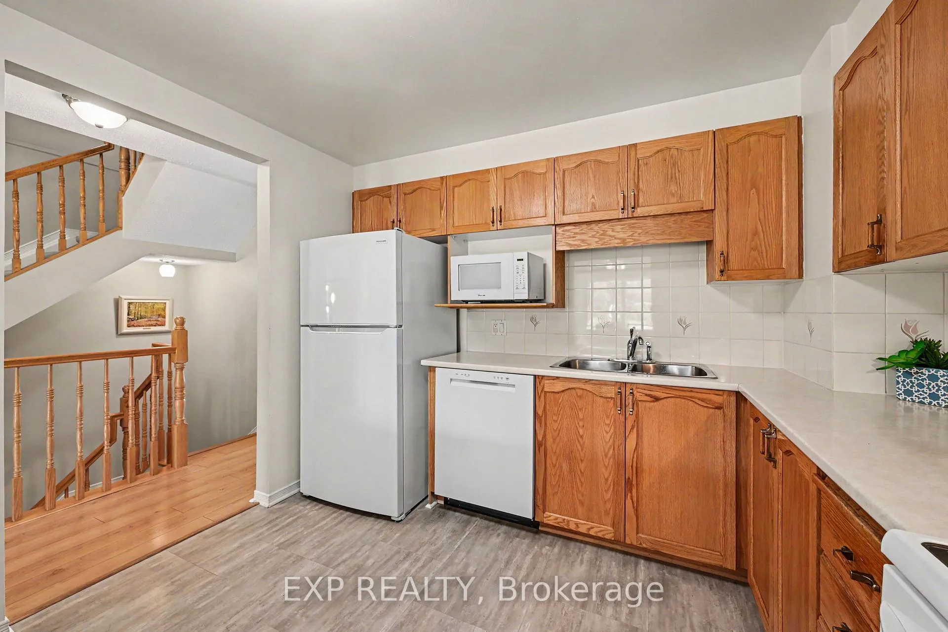 Photo 7 of 1859 Summerfields Crescent, Ottawa, Chapel Hill — HOMEH