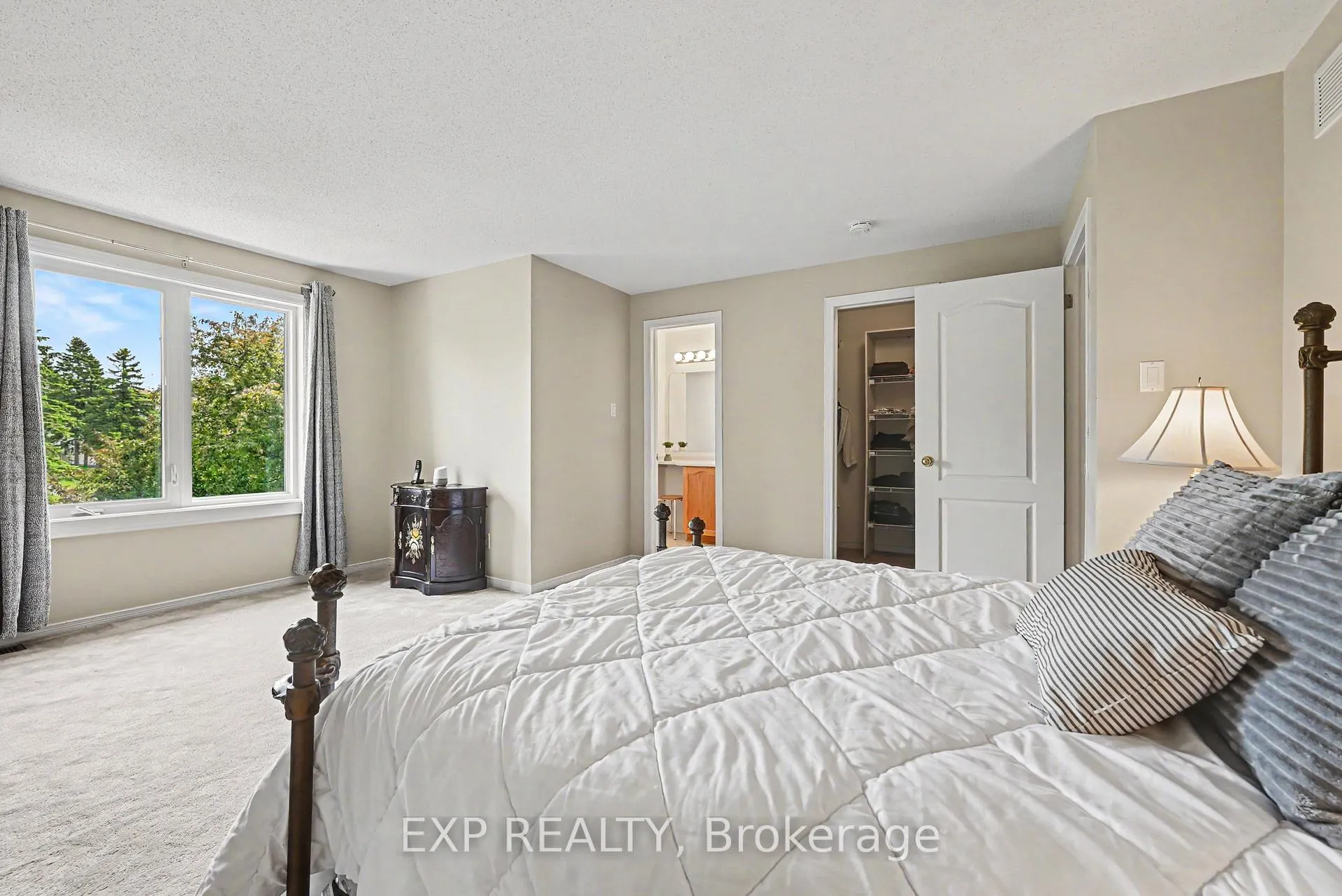 Photo 10 of 1859 Summerfields Crescent, Ottawa, Chapel Hill — HOMEH