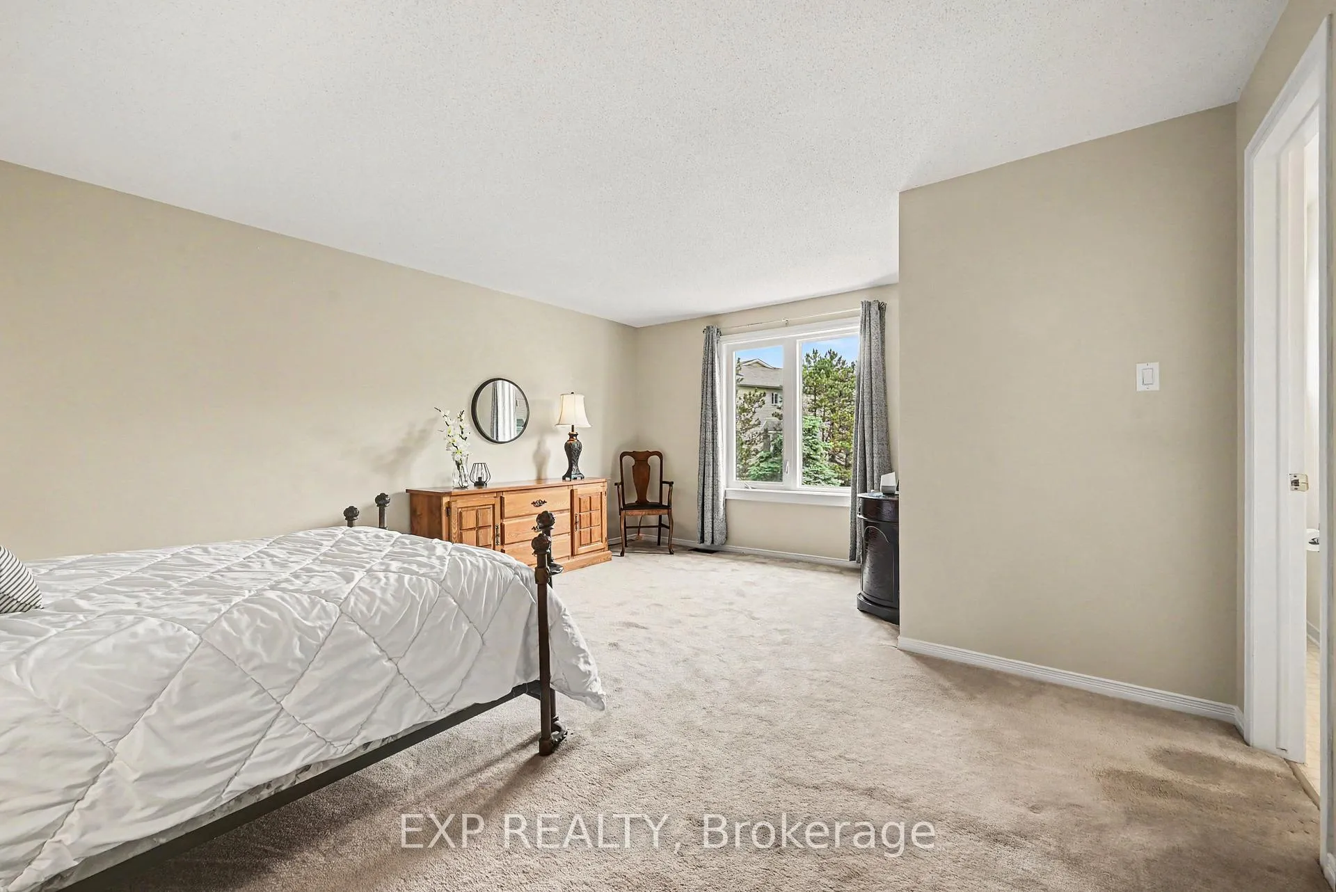 Photo 11 of 1859 Summerfields Crescent, Ottawa, Chapel Hill — HOMEH