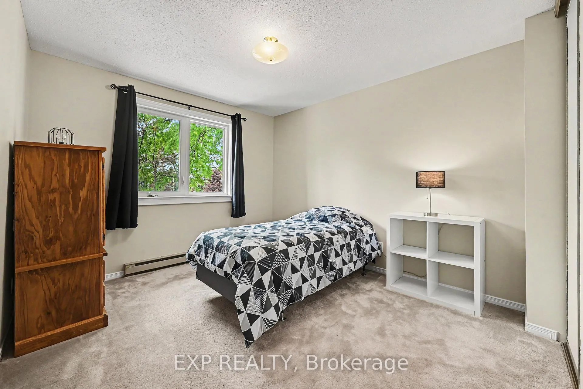 Photo 15 of 1859 Summerfields Crescent, Ottawa, Chapel Hill — HOMEH