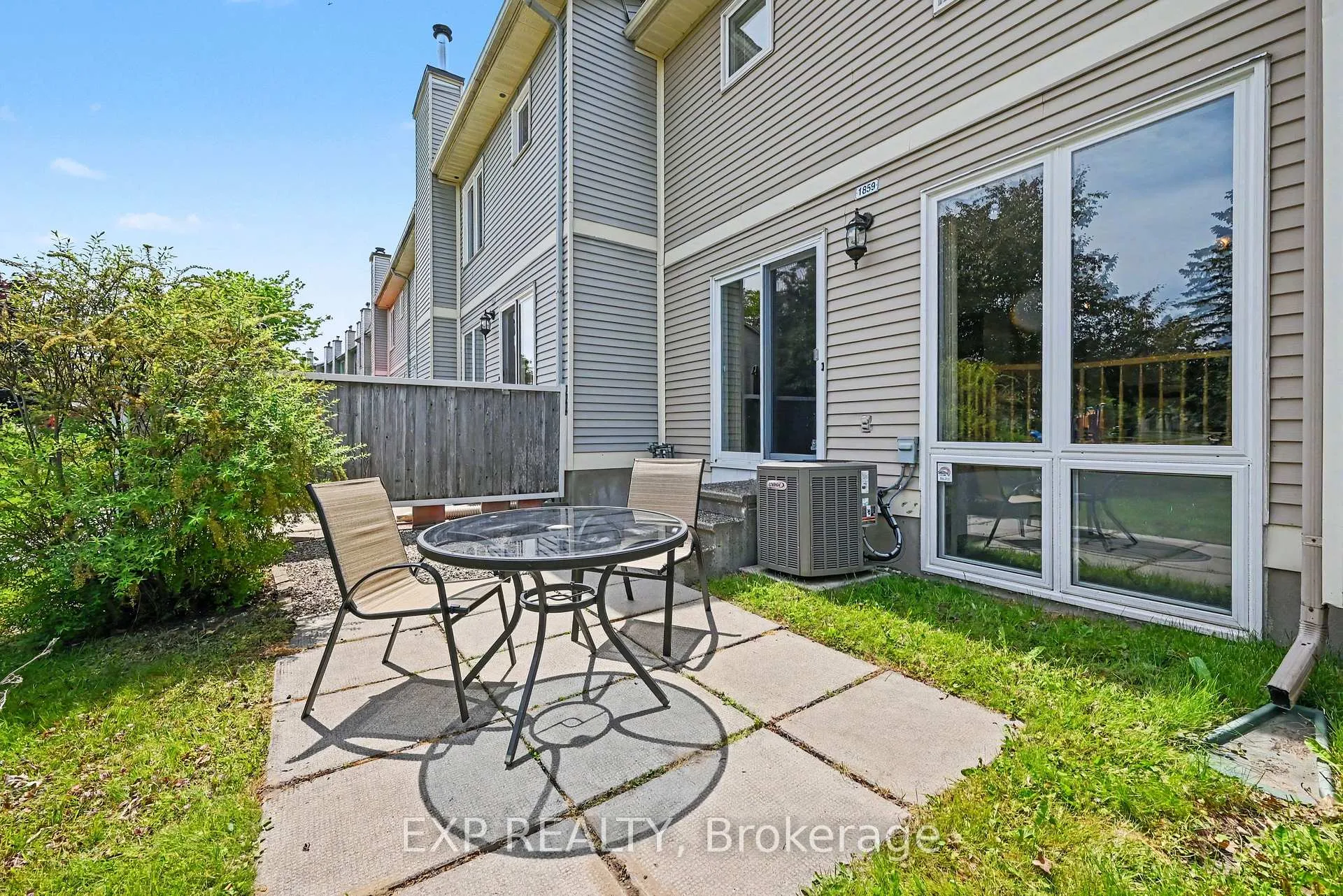 Photo 21 of 1859 Summerfields Crescent, Ottawa, Chapel Hill — HOMEH
