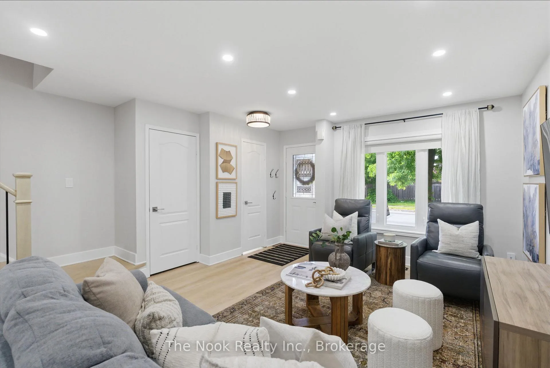 Photo 5 of 1624 Arcadia Square, Pickering, Amberlea — HOMEH
