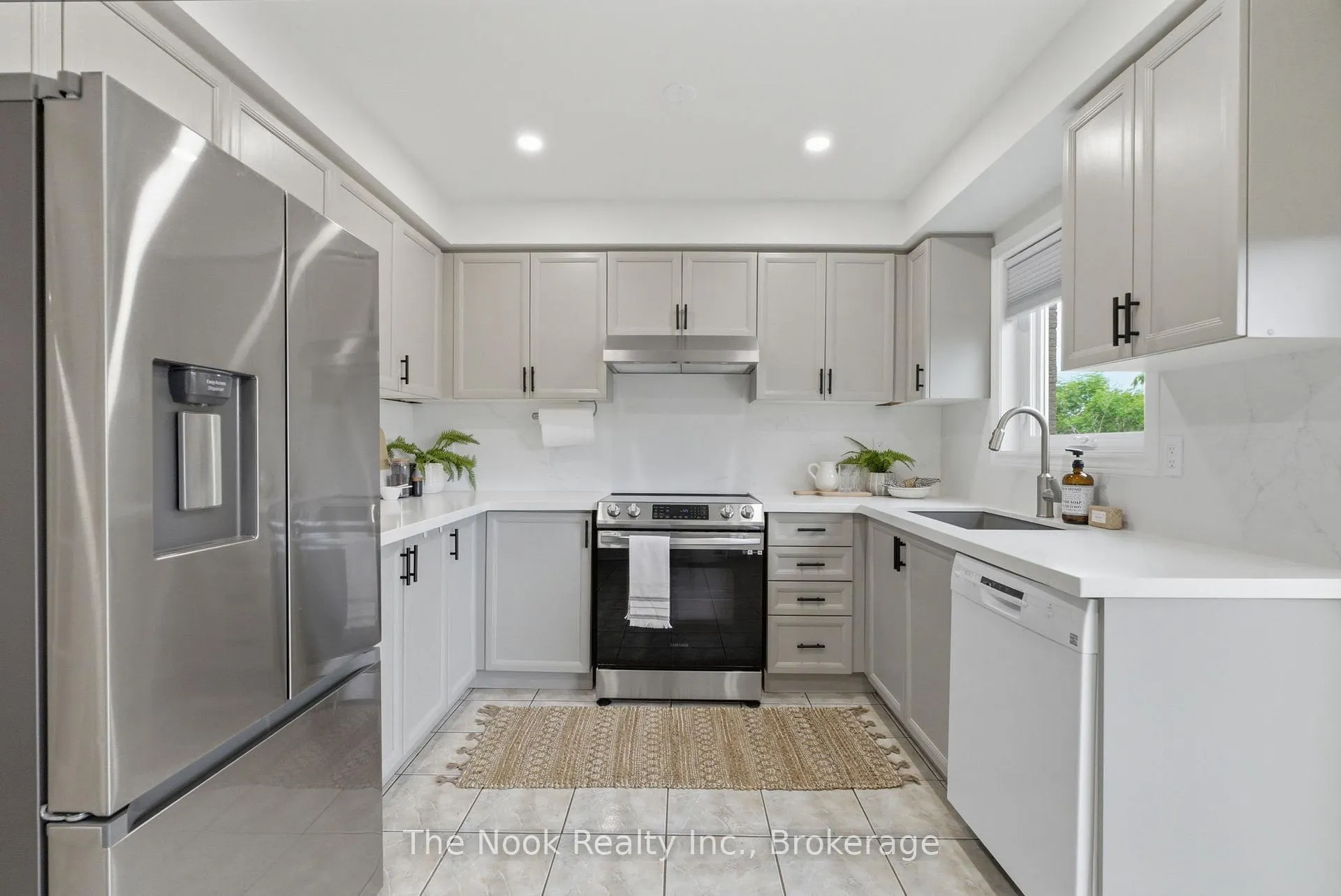 Photo 12 of 1624 Arcadia Square, Pickering, Amberlea — HOMEH