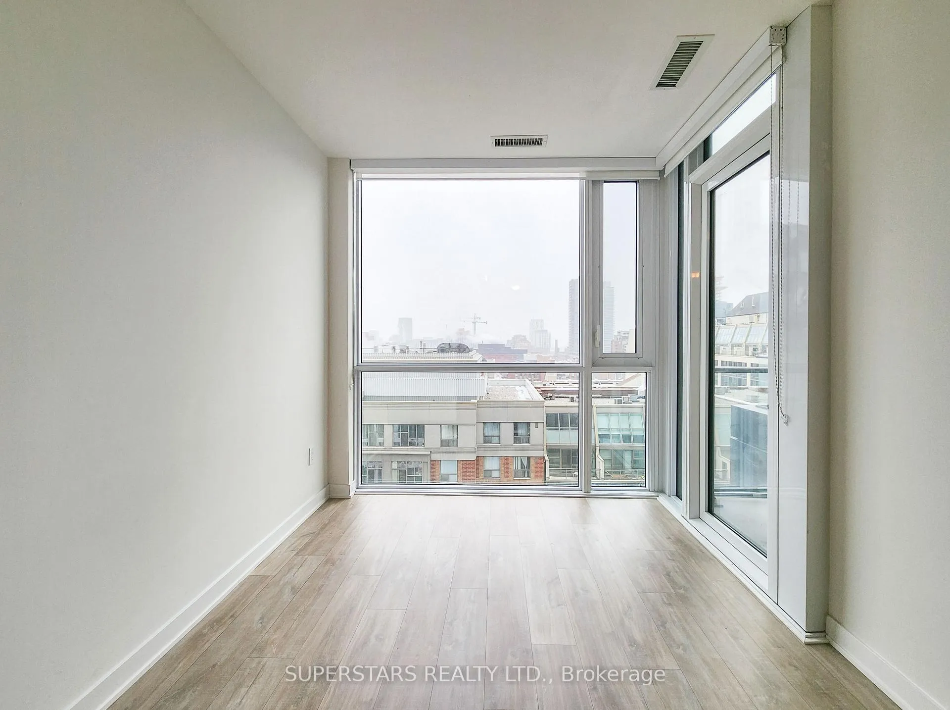 Photo 4 of Unit 1013, 60 Princess Street, Toronto, Waterfront Communities — HOMEH