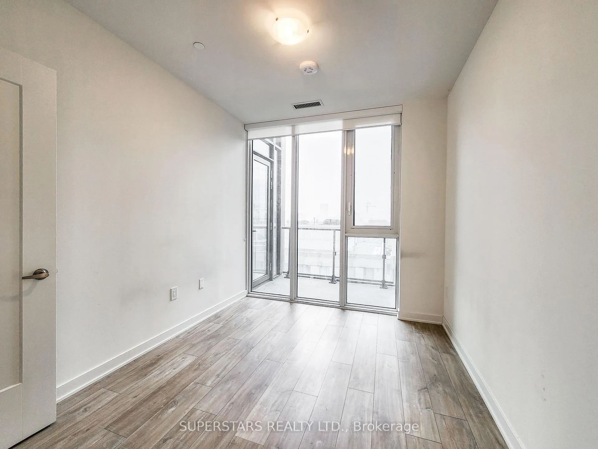 Photo 8 of Unit 1013, 60 Princess Street, Toronto, Waterfront Communities — HOMEH