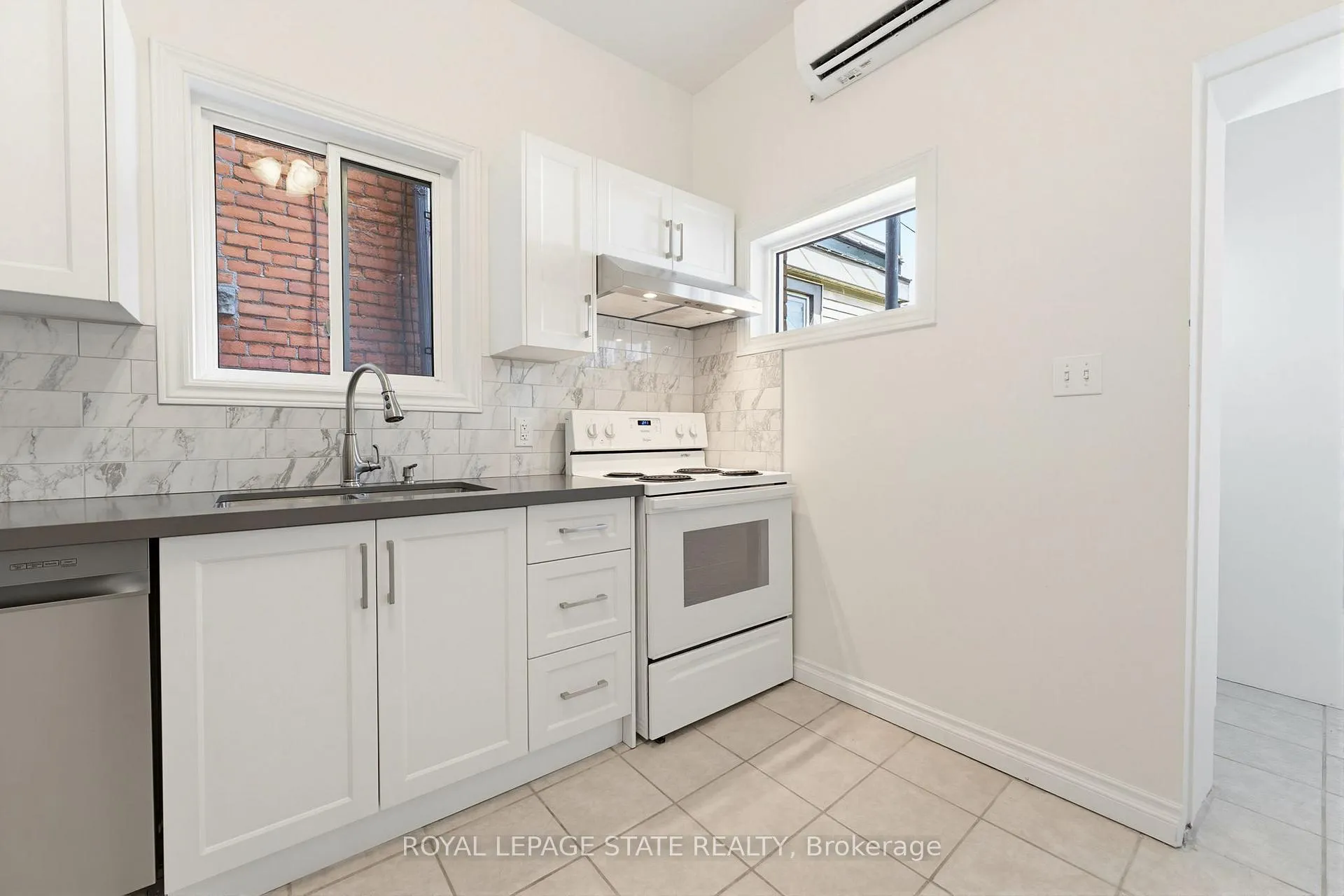 Photo 13 of Unit 1, 25 Strathcona Avenue S, Hamilton, Strathcona — HOMEH