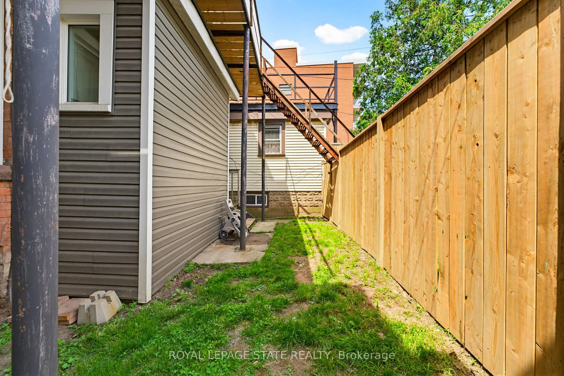 Photo 17 of Unit 1, 25 Strathcona Avenue S, Hamilton, Strathcona — HOMEH