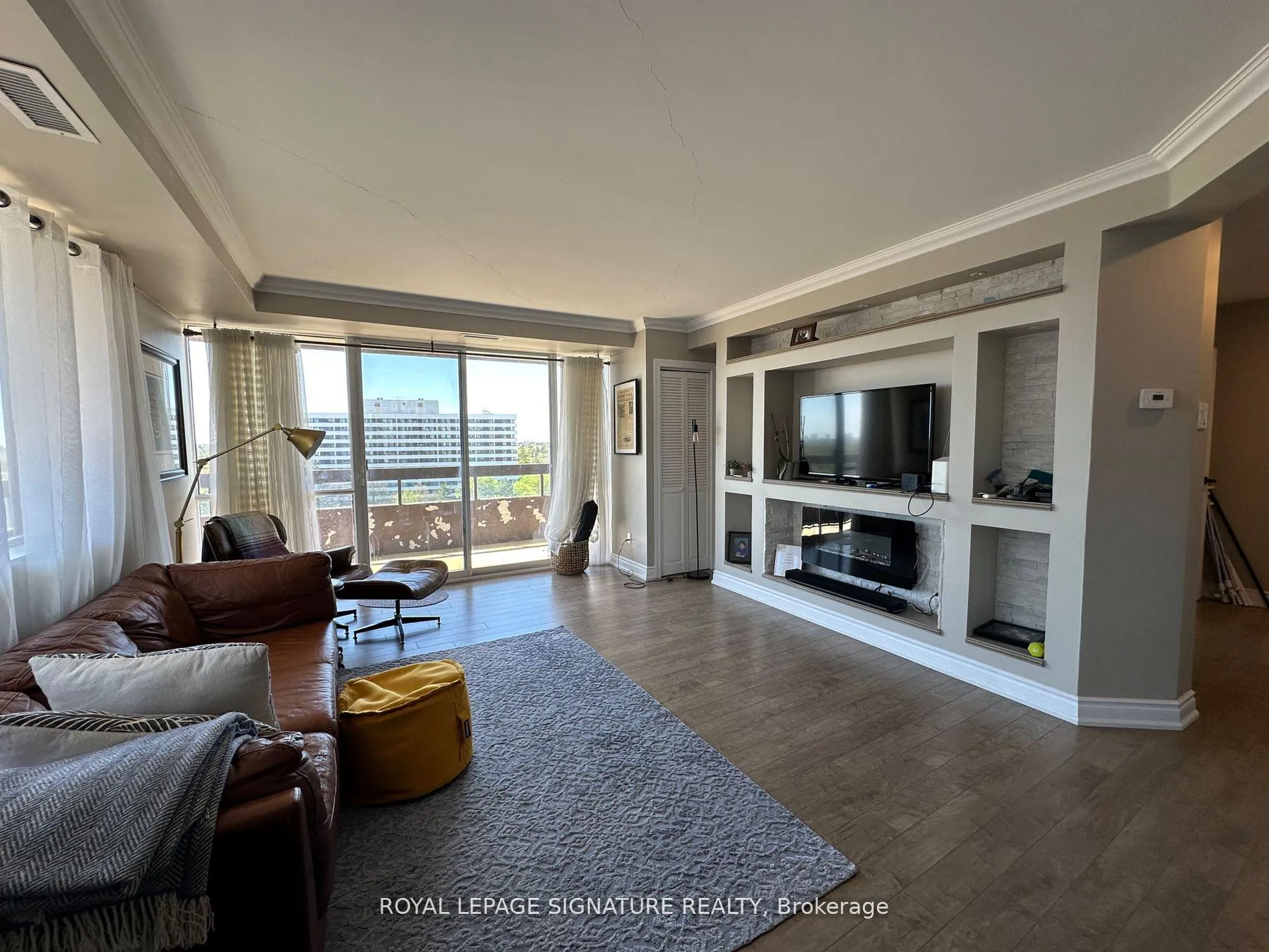 Photo 3 of Unit 1010, 8111 Yonge Street, Markham, Royal Orchard — HOMEH