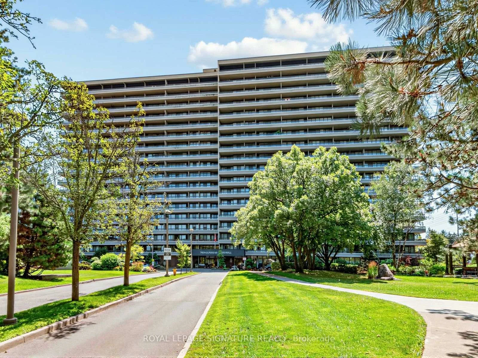 Photo 1 of Unit 1010, 8111 Yonge Street, Markham, Royal Orchard — HOMEH