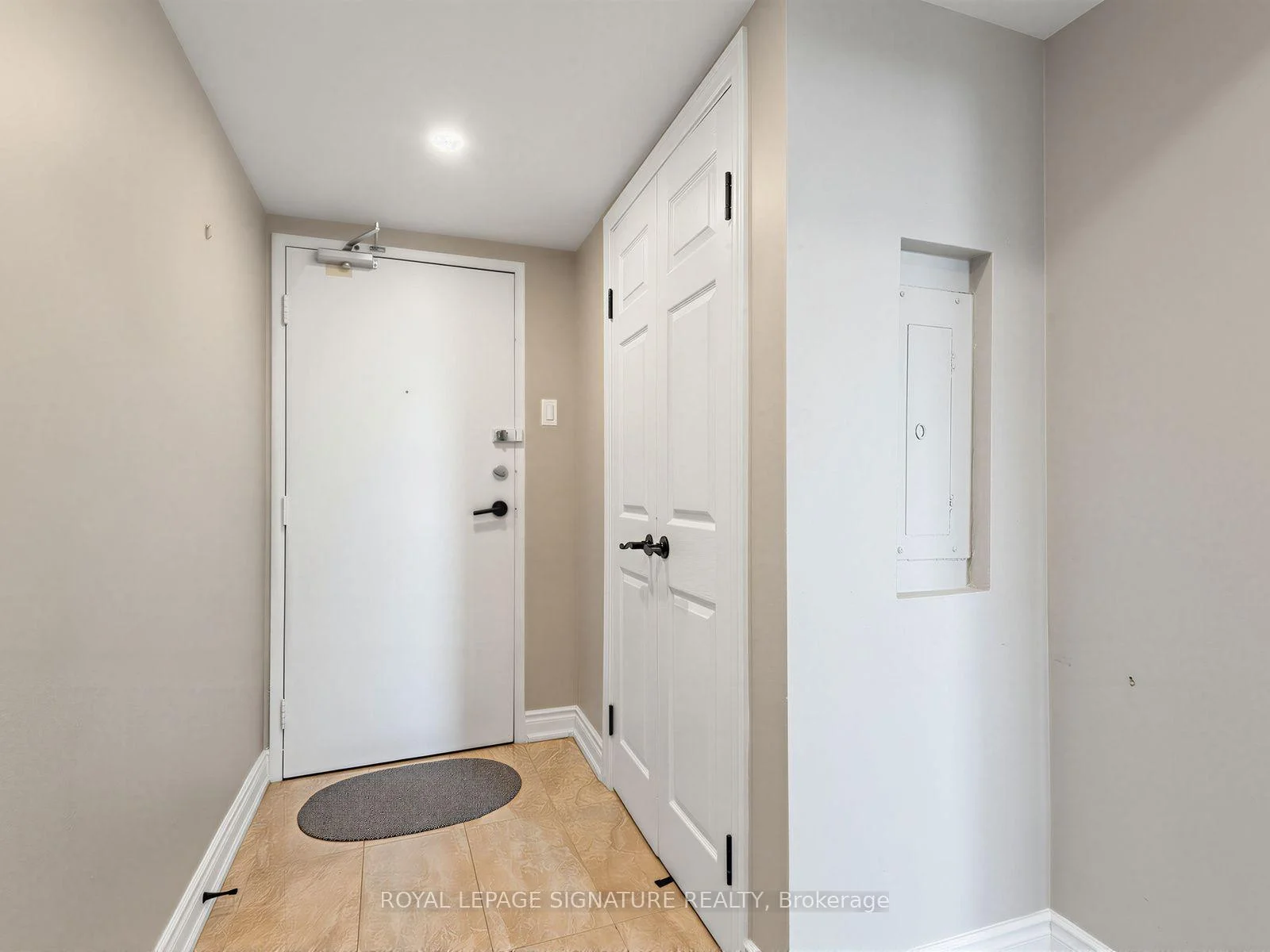 Photo 6 of Unit 1010, 8111 Yonge Street, Markham, Royal Orchard — HOMEH
