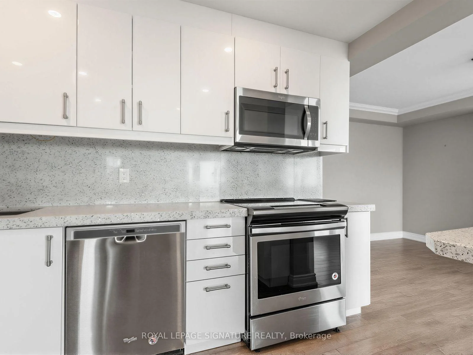 Photo 12 of Unit 1010, 8111 Yonge Street, Markham, Royal Orchard — HOMEH