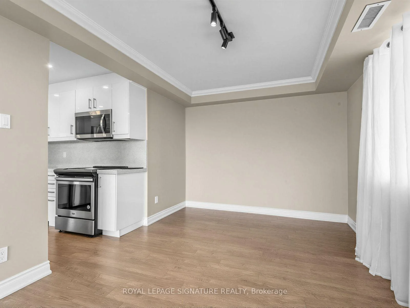 Photo 19 of Unit 1010, 8111 Yonge Street, Markham, Royal Orchard — HOMEH