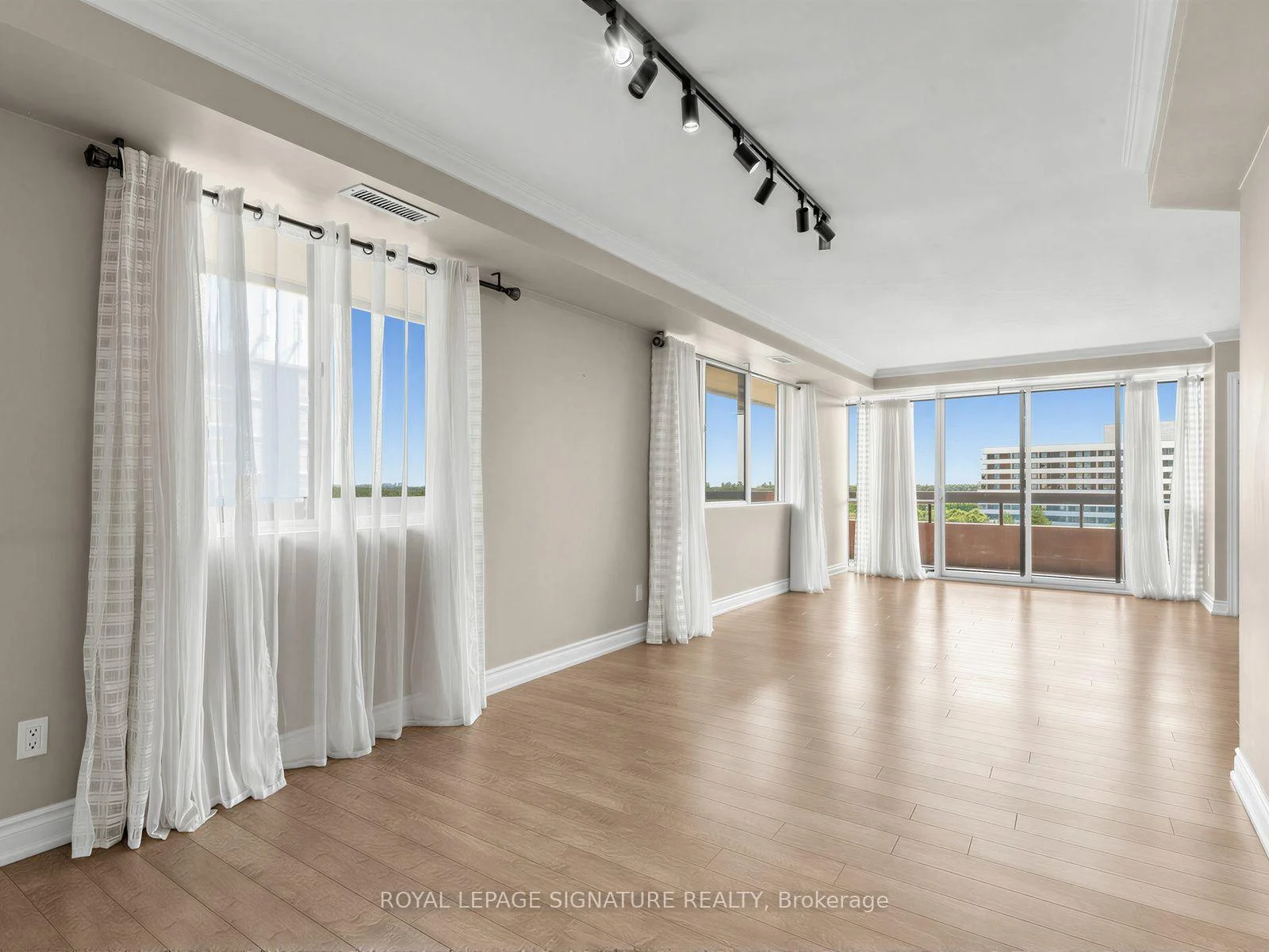 Photo 21 of Unit 1010, 8111 Yonge Street, Markham, Royal Orchard — HOMEH