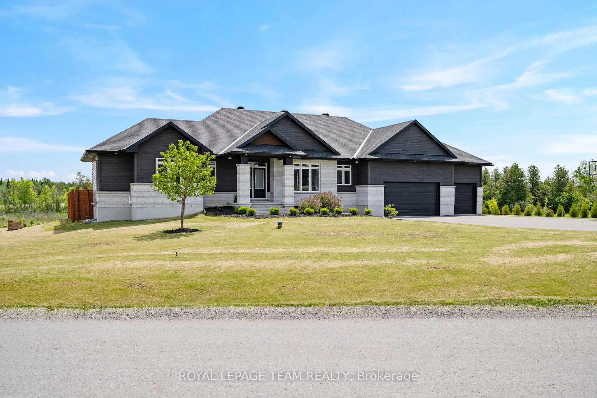 Photo 1 of 381 Johnny Porter Drive, Beckwith, Beckwith Twp — HOMEH