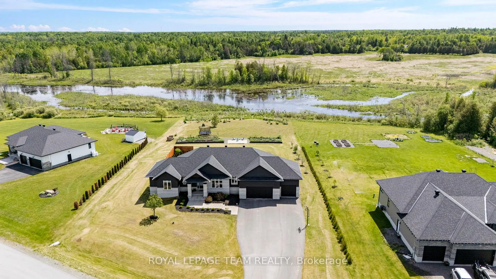 Photo 2 of 381 Johnny Porter Drive, Beckwith, Beckwith Twp — HOMEH