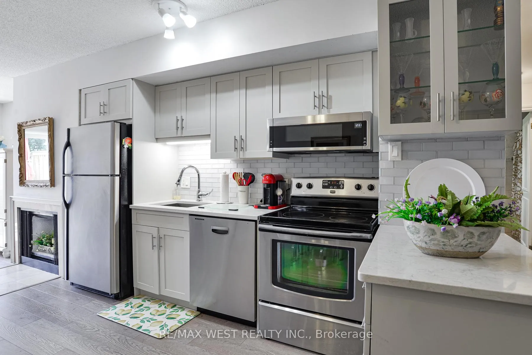 Photo 4 of Unit 16, 60 Laguna Parkway, Ramara, Rural Ramara — HOMEH