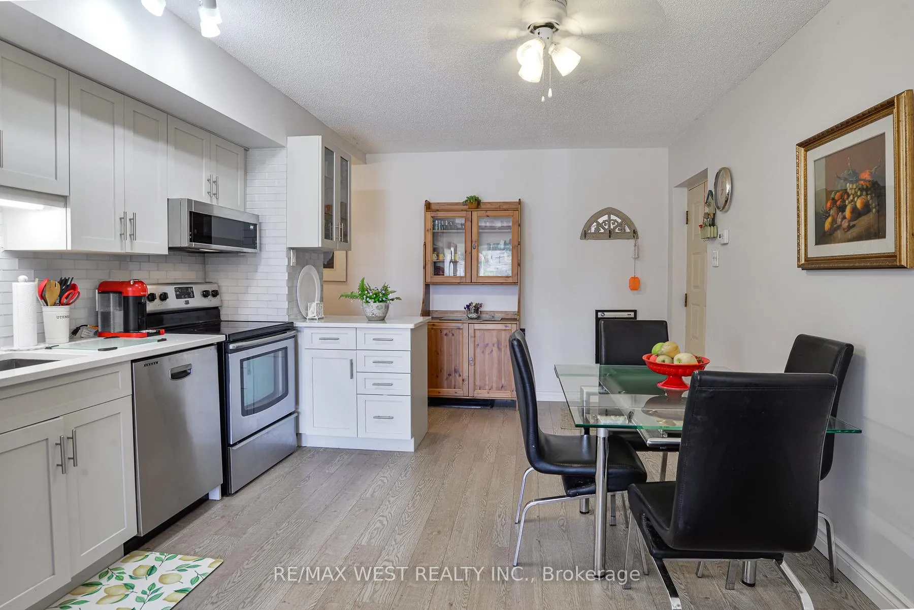 Photo 5 of Unit 16, 60 Laguna Parkway, Ramara, Rural Ramara — HOMEH