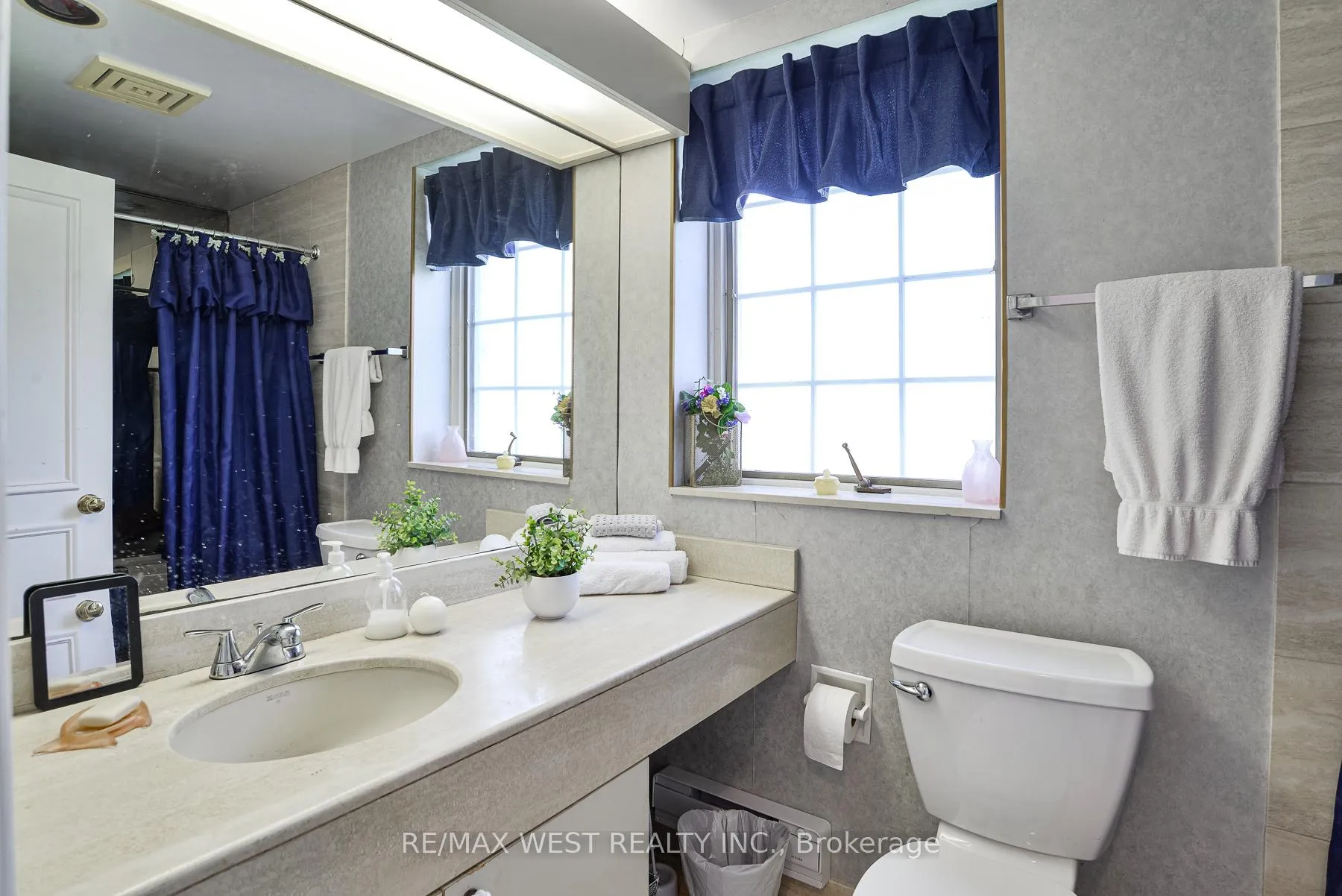Photo 7 of Unit 16, 60 Laguna Parkway, Ramara, Rural Ramara — HOMEH