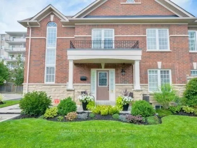 Photo 1 of 9 Sand Wedge Lane, Brampton, Downtown Brampton — HOMEH
