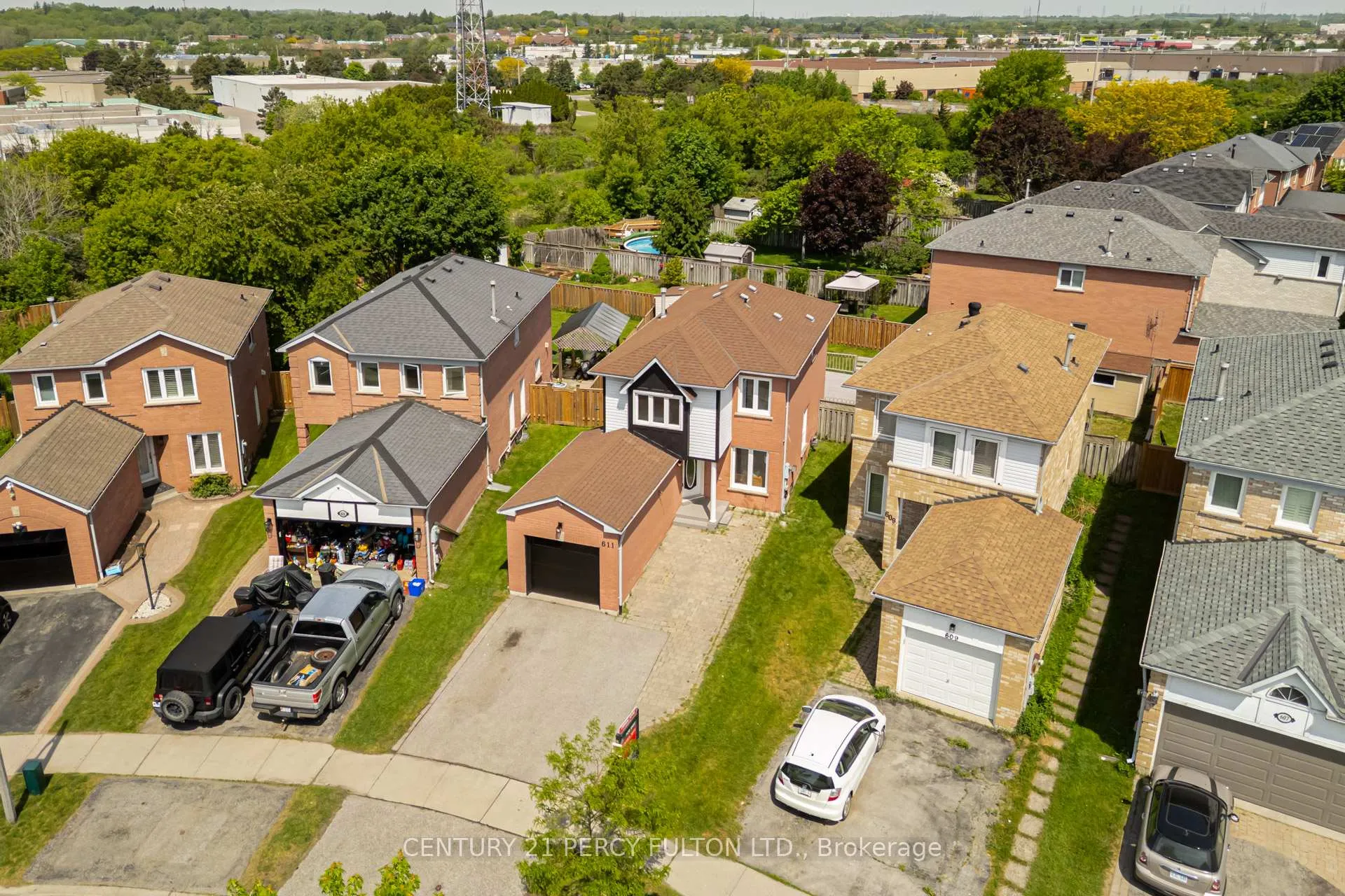 Front of 611 Atwood Crescent