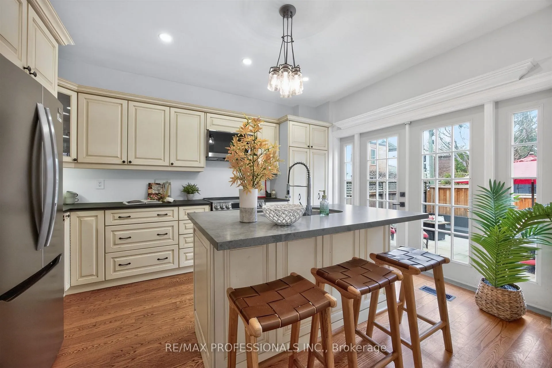 Photo 14 of 12 1/2 Melbourne Avenue, Toronto, South Parkdale — HOMEH