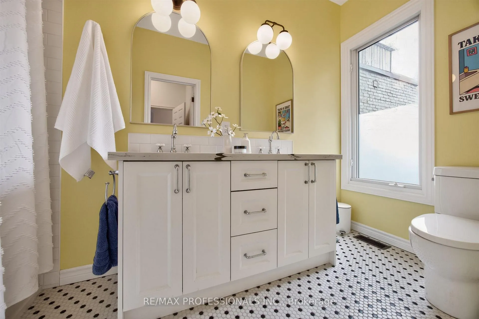 Photo 22 of 12 1/2 Melbourne Avenue, Toronto, South Parkdale — HOMEH
