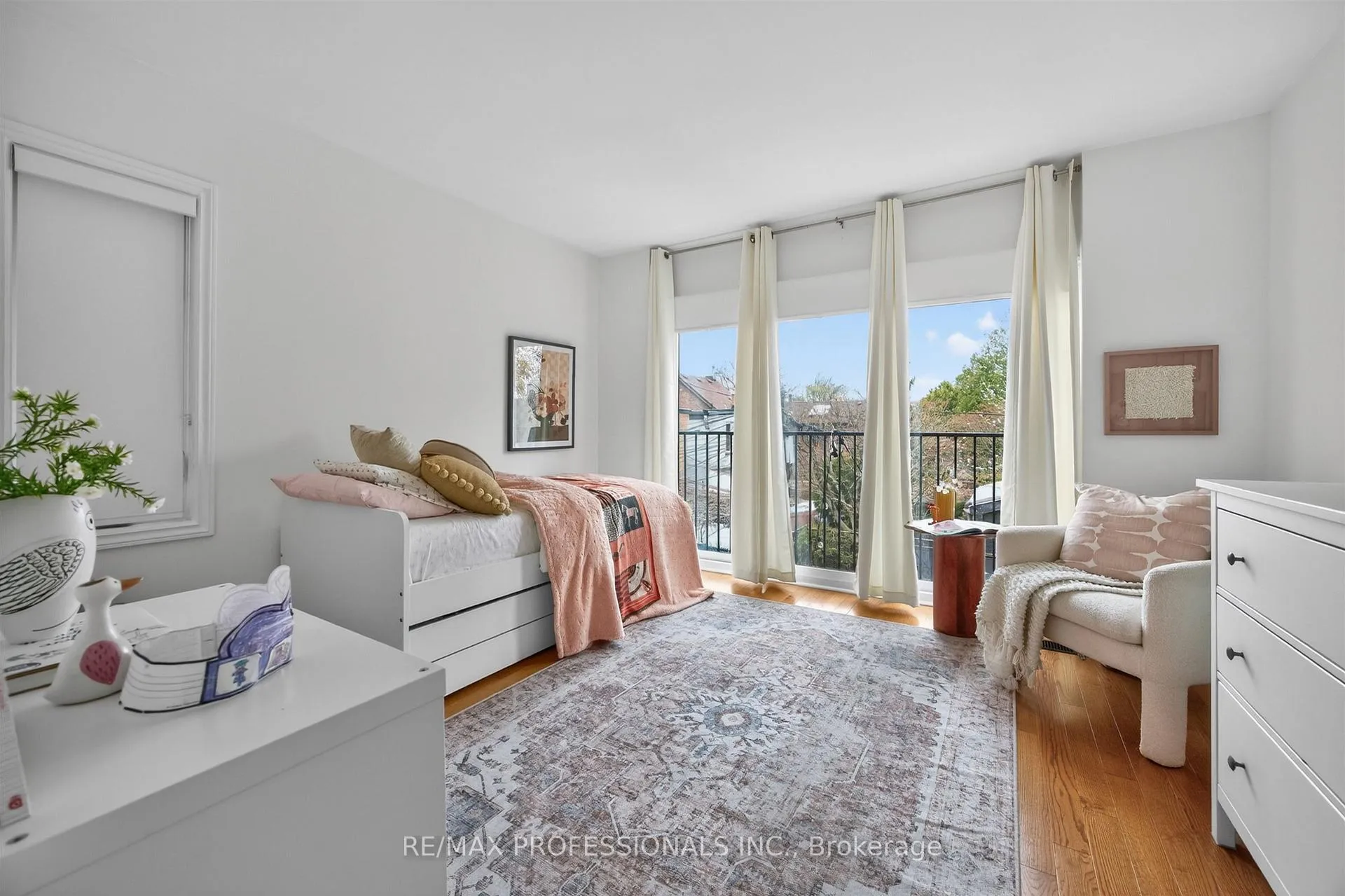Photo 25 of 12 1/2 Melbourne Avenue, Toronto, South Parkdale — HOMEH