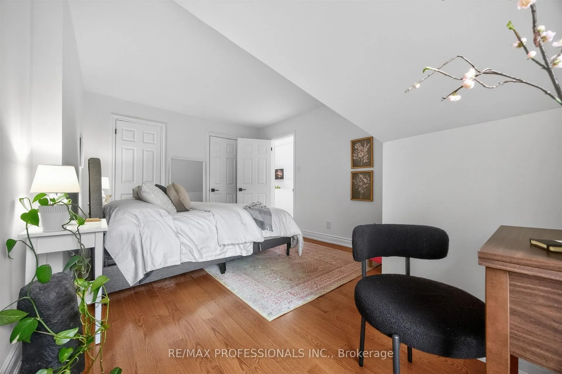 Photo 34 of 12 1/2 Melbourne Avenue, Toronto, South Parkdale — HOMEH