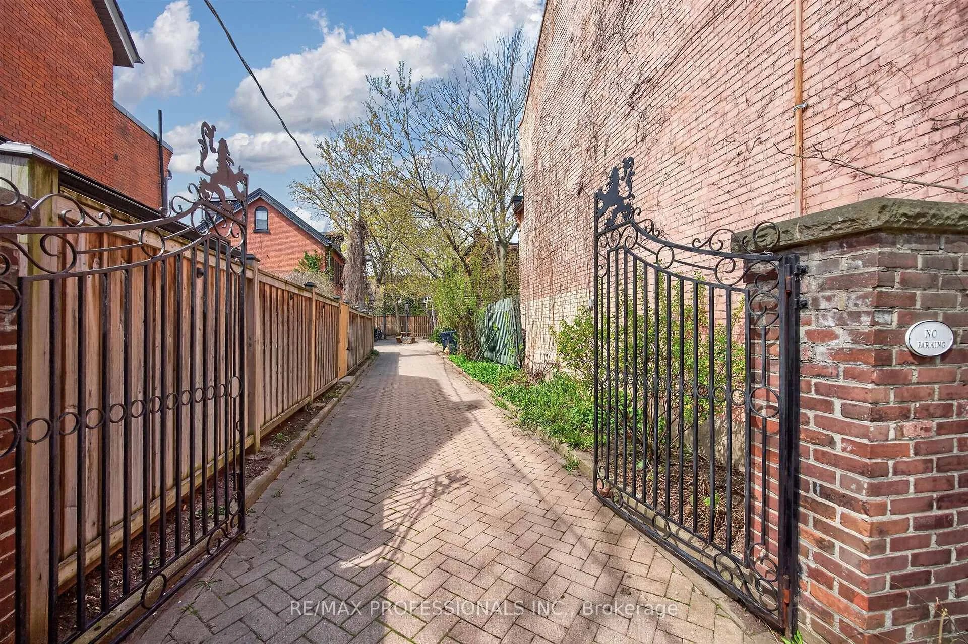 Photo 41 of 12 1/2 Melbourne Avenue, Toronto, South Parkdale — HOMEH