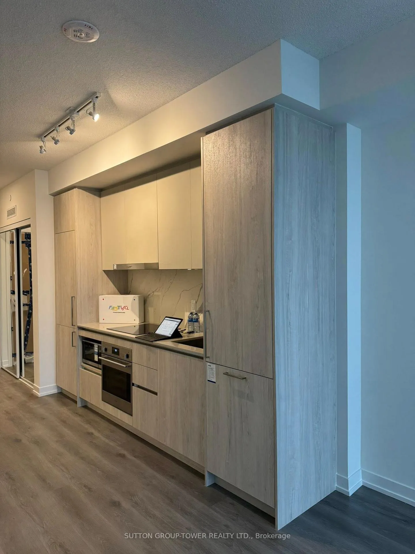 Photo 4 of Unit 503, 225 Commerce Street, Vaughan, Vaughan Corporate Centre — HOMEH