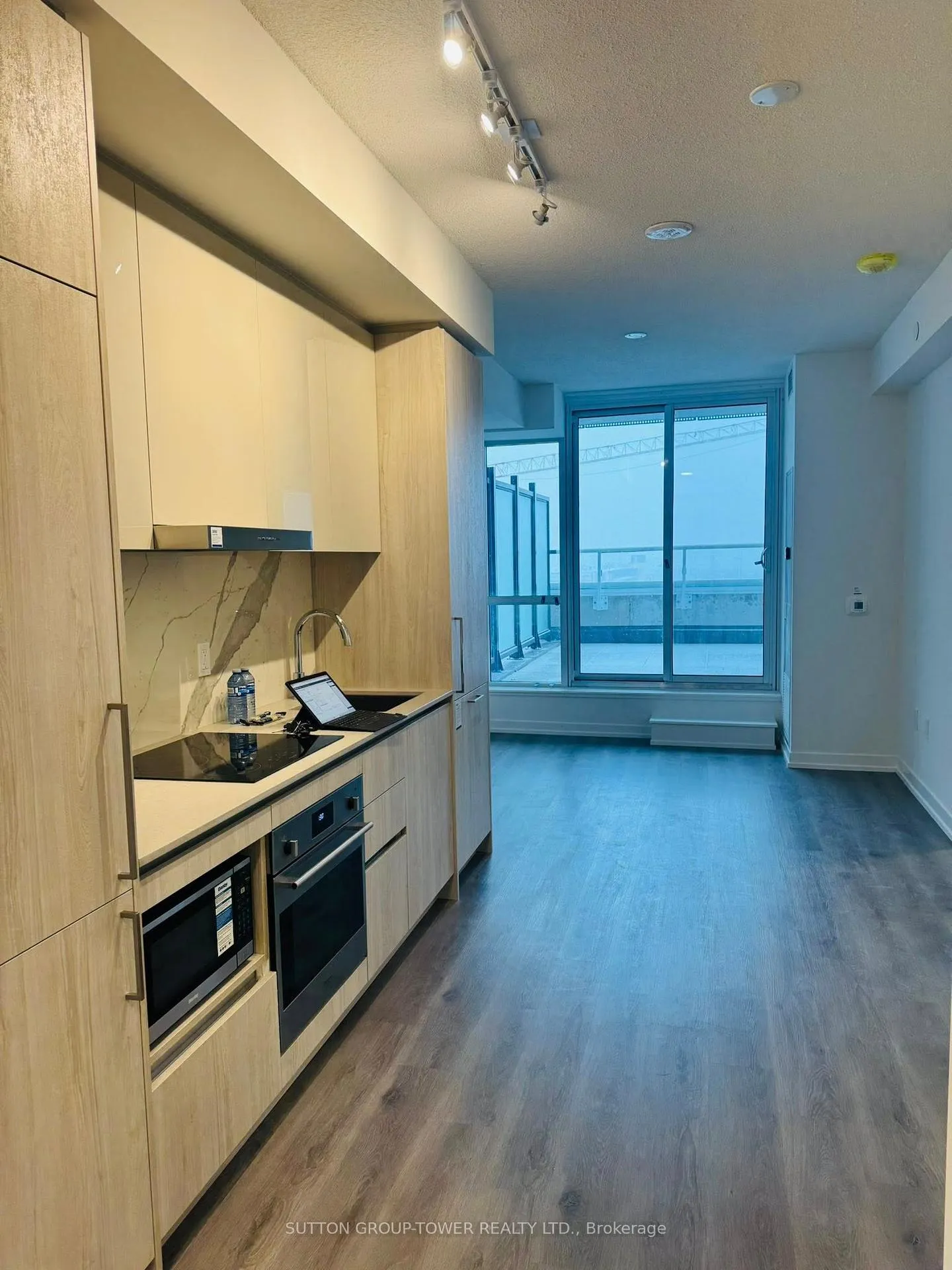 Photo 5 of Unit 503, 225 Commerce Street, Vaughan, Vaughan Corporate Centre — HOMEH