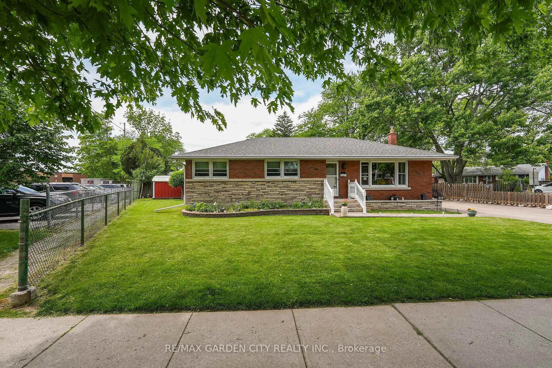 Photo 3 of 519 Bunting Road, St. Catharines, Bunting/Linwell — HOMEH