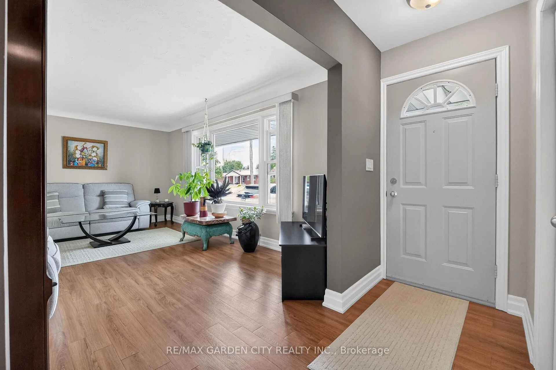 Photo 5 of 519 Bunting Road, St. Catharines, Bunting/Linwell — HOMEH