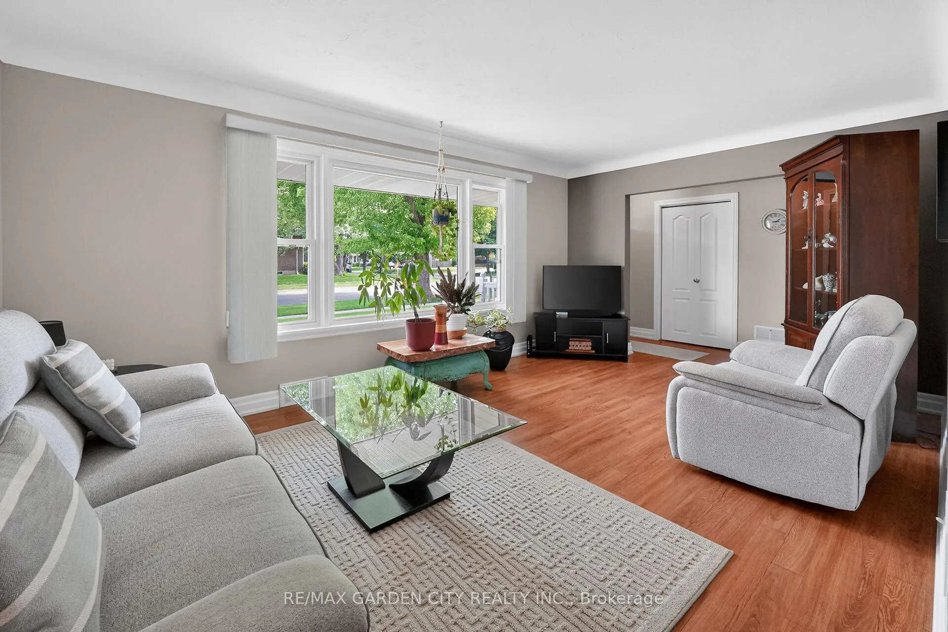 Photo 6 of 519 Bunting Road, St. Catharines, Bunting/Linwell — HOMEH