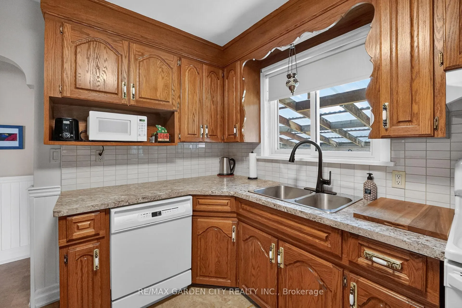 Photo 11 of 519 Bunting Road, St. Catharines, Bunting/Linwell — HOMEH