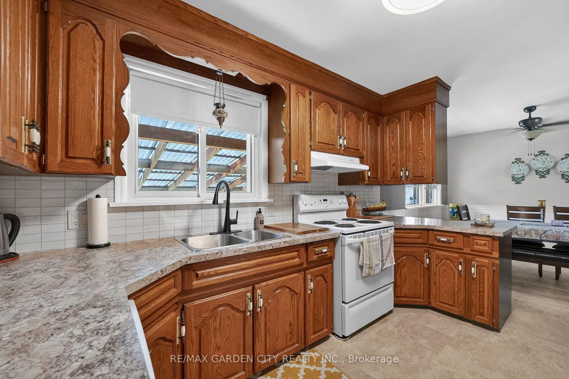 Photo 13 of 519 Bunting Road, St. Catharines, Bunting/Linwell — HOMEH
