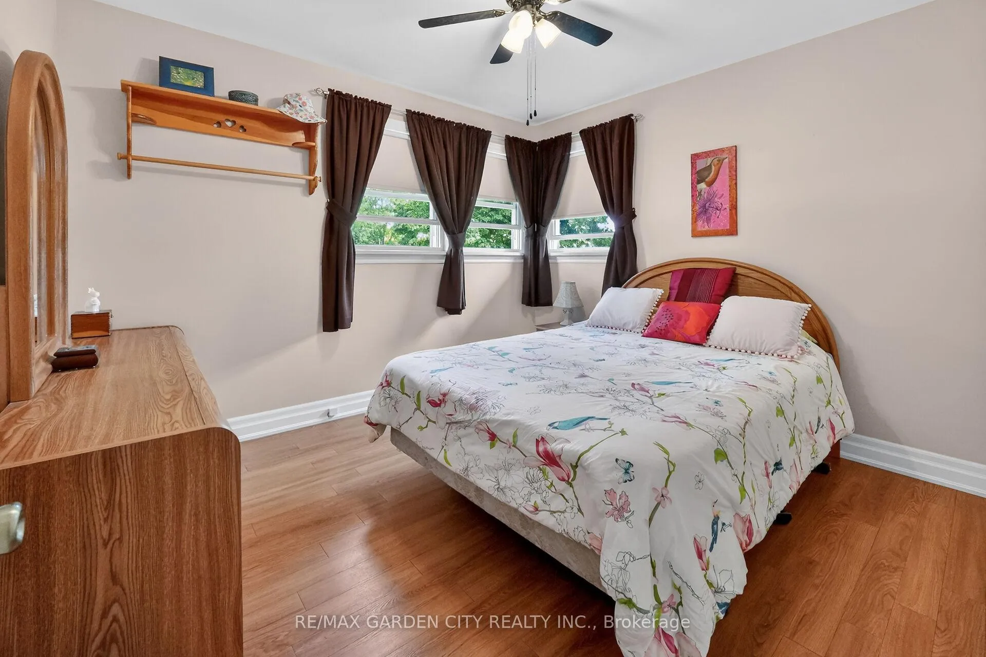 Photo 15 of 519 Bunting Road, St. Catharines, Bunting/Linwell — HOMEH