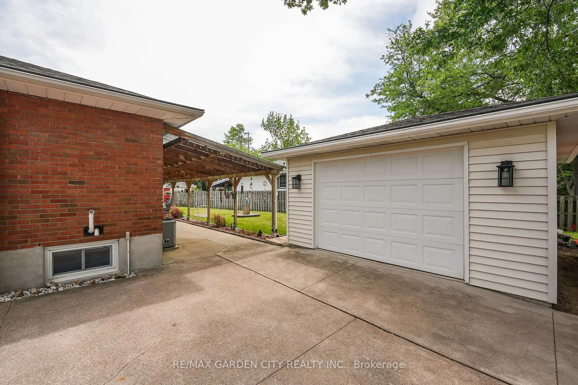 Photo 38 of 519 Bunting Road, St. Catharines, Bunting/Linwell — HOMEH
