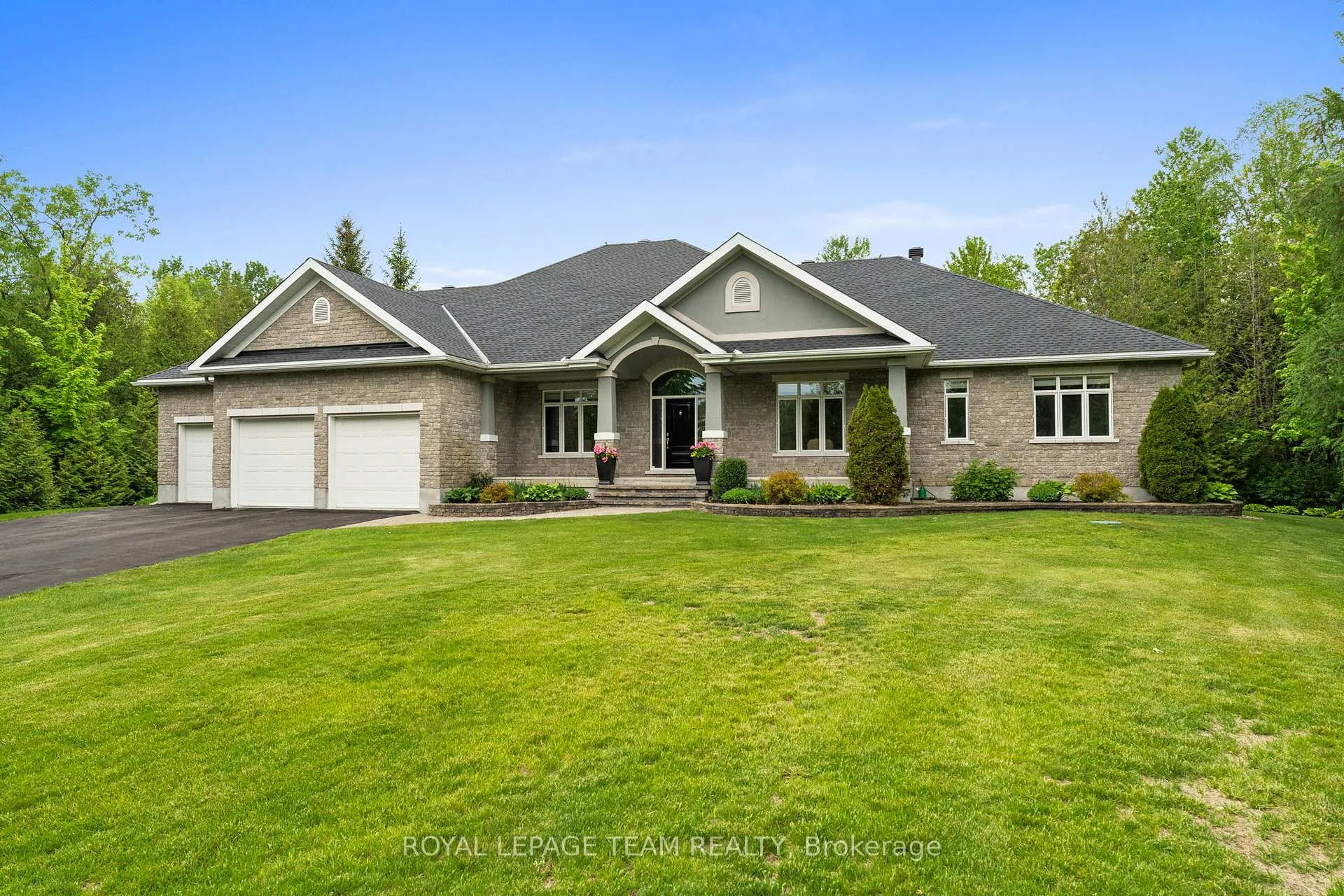 Photo 2 of 6152 Knights Drive, Ottawa, Manotick East to Manotick Station — HOMEH