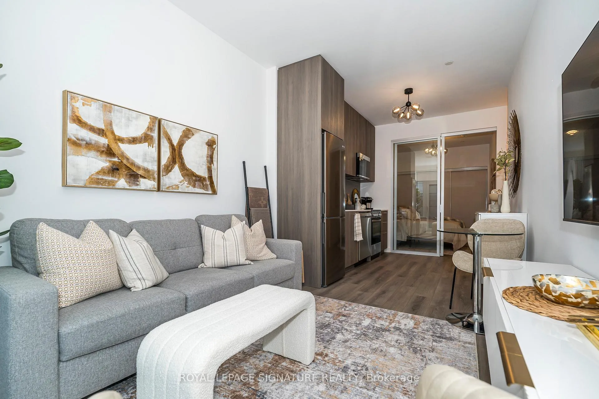 Photo 6 of Unit 815, 7439 Kingston Road, Scarborough, Rouge — HOMEH